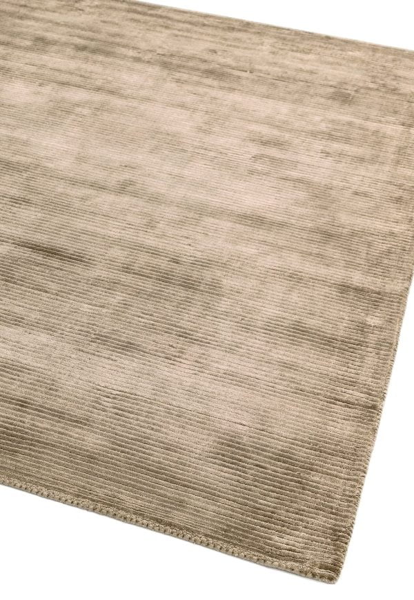 Covor pufos taupe din vâscoză lucrat manual modern shaggy model abstract dungi Bellagio Taupe 9 mm 120x180 cm BELL120180TAUP