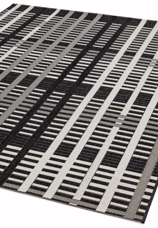 Covor negru modern outdoor model geometric Patio Black Grid 4 mm 120x170 cm PATI1201700022